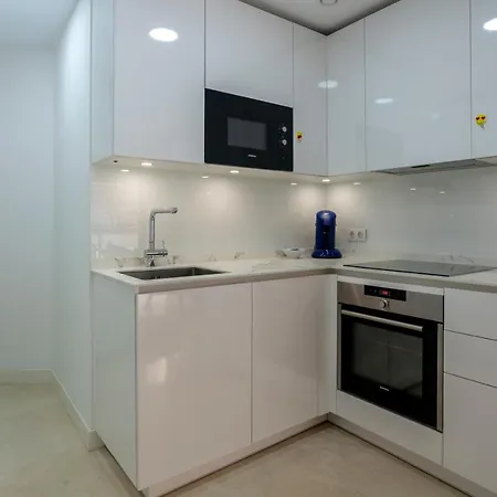 Modern Next The מארבלה